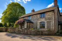 Cynynion Uchaf Farmhouse - Welsh Borders, 1700s, Epic Views - 3 stelle
