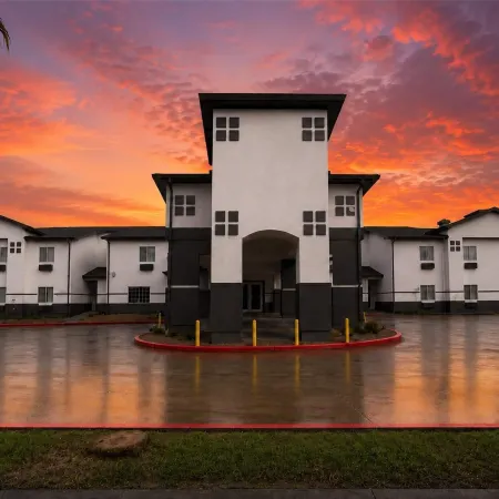Super 8 by Wyndham Brenham TX