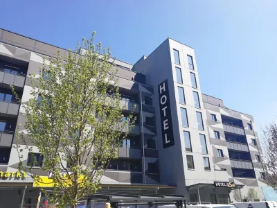 Premium by GS Hotel Hotele w: Obersendling