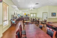 Quality Inn & Suites - parkir
