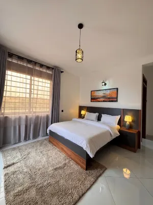 Jacob's Courts Modern 2Br Apartment in Kampala - Condos