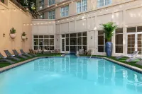 Sheraton Suites Galleria-Atlanta - Pools