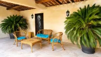 Uzès superb, comfortable gîte with swimming pool 700m from town center: - 2-Star