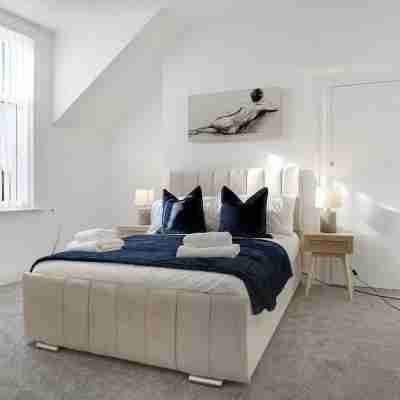 4 Bed With Easy Access to City Centre Free Wifi Rooms