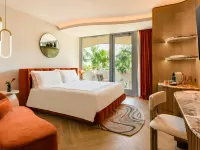UNFRAMED, Autograph Collection Hotels near Holocaust Memorial