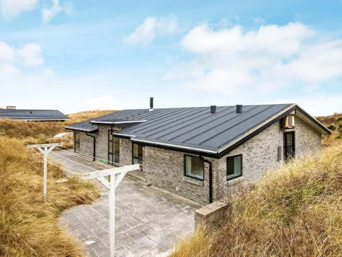 5 star holiday home in Henne-By Traum - 4-Sterne