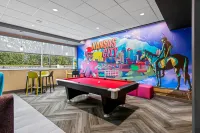 Tru by Hilton Kansas City Airport - 3 stjerner