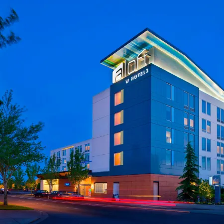 Aloft Portland Airport at Cascade Station