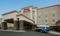 Hampton Inn & Suites Minot Airport - Pools