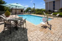 Hampton Inn Dover - Pools
