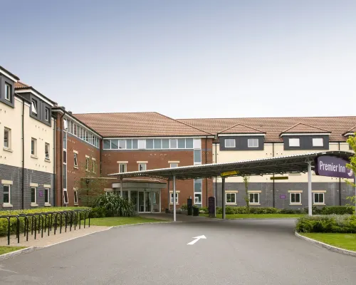 Premier Inn London Heathrow Airport (M4/J4) Hotel Hotels near Hayes