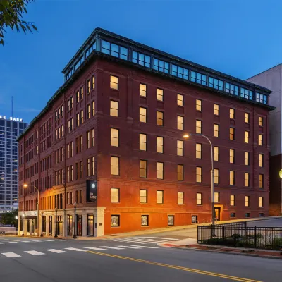 Hotel Savoy Kansas City, Tapestry Collection by Hilton Hotel berhampiran Pusat T-Mobile