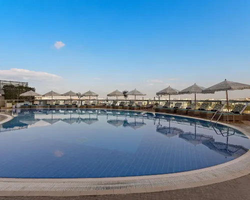 Novotel Abu Dhabi Gate Hotel berhampiran Jambatan Sheikh Zayed