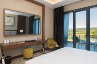 크라운 플라자 얄로바 바이 IHG - 주차장