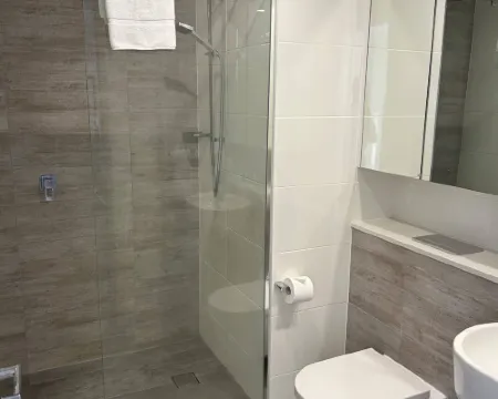 Meriton Suites Southport Rooms Photos