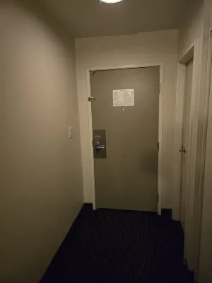 Best Western Village Inn Rooms Photos