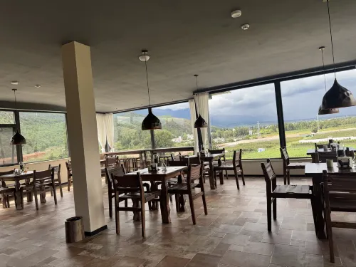 山眷雲·日照金山·田也咖啡·雪山全幅畫景飯店 餐飲 Photos