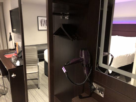 Premier Inn London Heathrow Airport T2 & T3 - Bath Road優惠