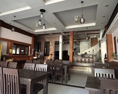 Central Hotel Vang Vieng Makanan Photos