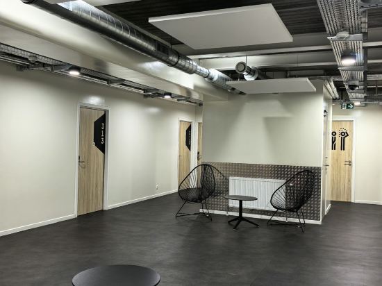 沙勒羅瓦青年旅舍優惠