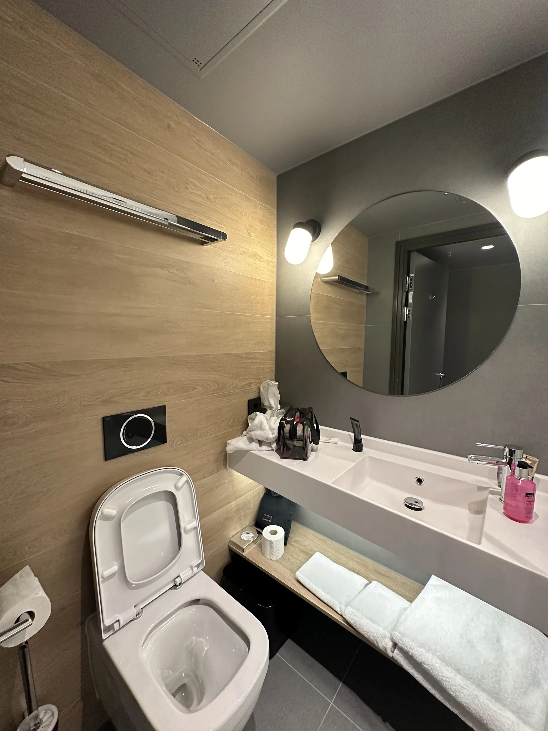 Moxy Bergen Zimmer Photos