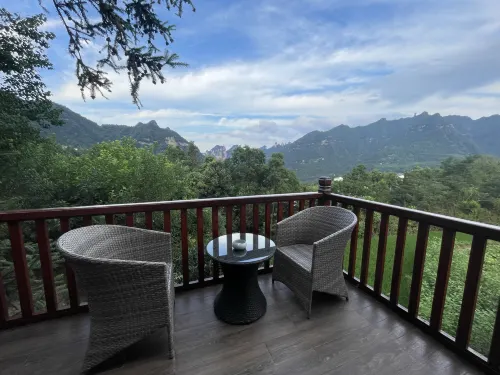 Zhangjiajie Ldyllic Pondside Timber Lodge Public Areas Photos