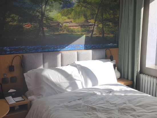 秋果飯店（哈爾濱中央大街松花江畔路店）優惠