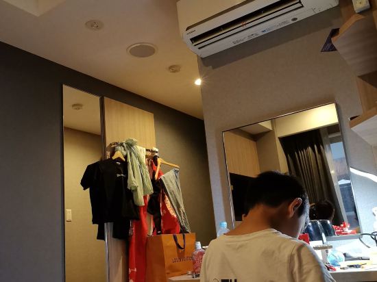 クインテッサホテル大阪心斎橋 Comic & Books クーポン