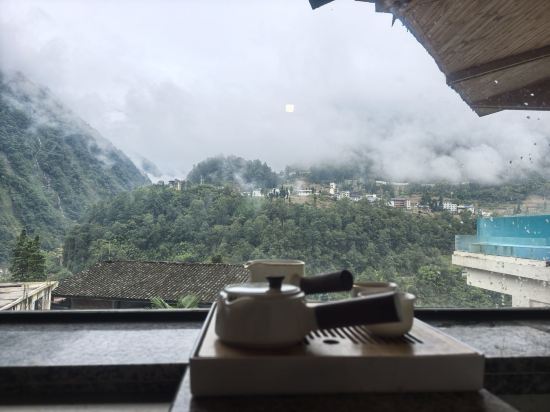 鸞喜·隱山民宿（海螺溝店）優惠