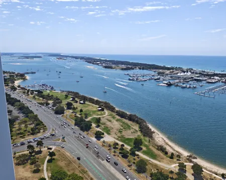Meriton Suites Southport Near Hotel Photos
