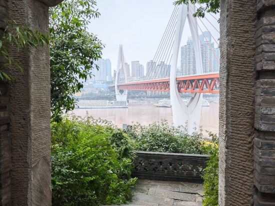 何夜青旅酒店（重慶解放碑步行街店）優惠