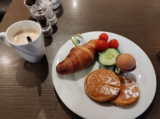 恩荷芬中央皇冠酒店優惠