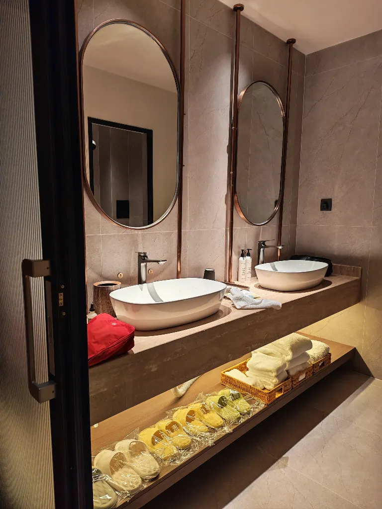 山眷雲·日照金山·田也咖啡·雪山全幅畫景飯店 房間 Photos