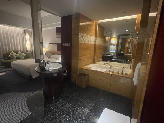 珠海來魅力假日酒店（拱北口岸店）優惠