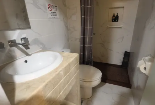 PENSÃO FAMÍLIA (RUA DAS ESTALAGENS) Kamar Photos