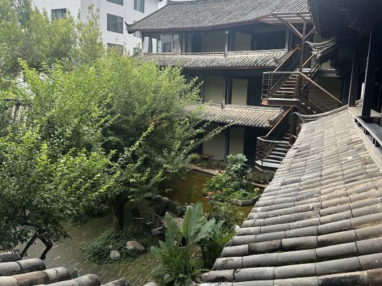 麗江閒云溪月雪山花園庭院優惠