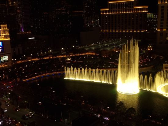 Hotel tower transferring from Horseshoe to Paris Las Vegas