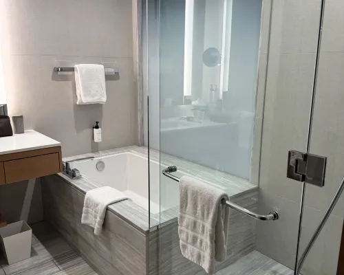 InterContinental Hotels LOS ANGELES DOWNTOWN by IHG Rooms Photos