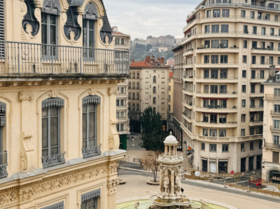 里昂中心美術學院美居酒店優惠