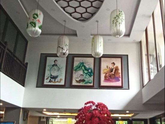 擁抱集團絲綢豪華水療飯店優惠