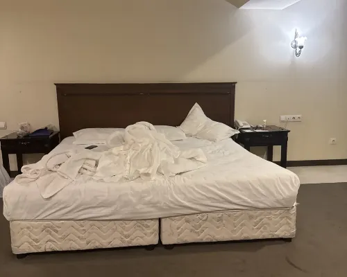 Grand Mir Hotel Zimmer Photos