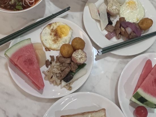 西雙版納艾汀堡溫泉飯店（告莊西雙景星光夜市店）優惠