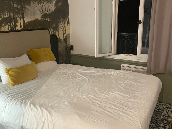 蒙馬特村嘻哈旅舍優惠