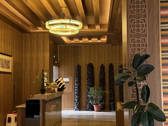 松潘五十六間房飯店優惠