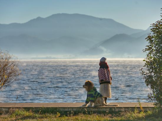 瀘沽湖晏坐湖景清奢民宿（大落水村店）優惠
