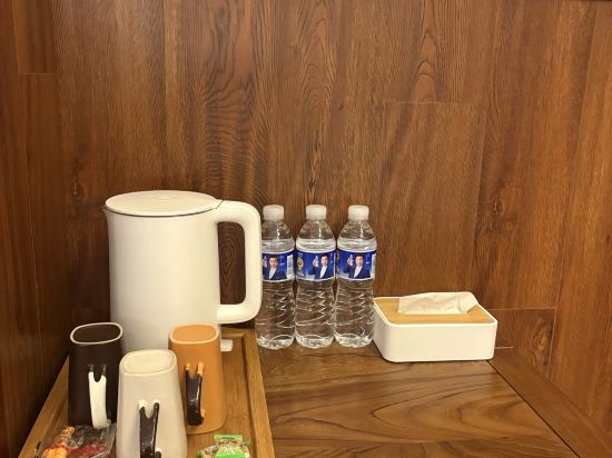 POSHPACKER拖板鞋青年旅舍旅行飯店（成都太古裡春熙路地鐵站店）優惠