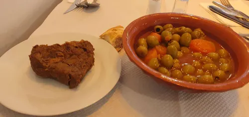 Hôtel le Cardinal Ăn uống Photos