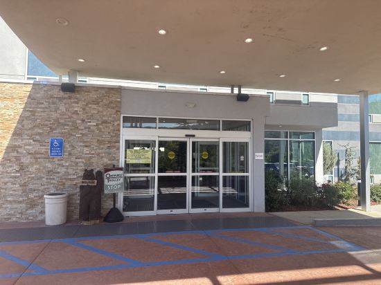 約塞米蒂奧克赫斯特費爾菲爾德套房飯店優惠