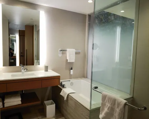 InterContinental Hotels LOS ANGELES DOWNTOWN by IHG Rooms Photos