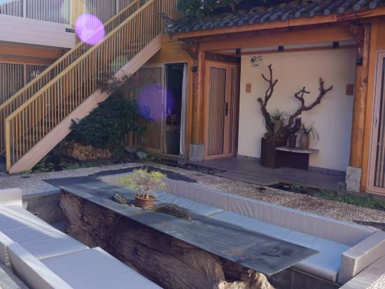 麗江雲見棲舍客棧優惠